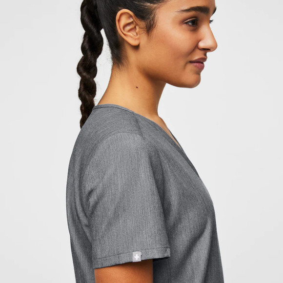 FIGS Casma Three-Pocket V-Neck Short Sleeve Classic Scrub Top Graphite Gray S - Picture 4 of 11